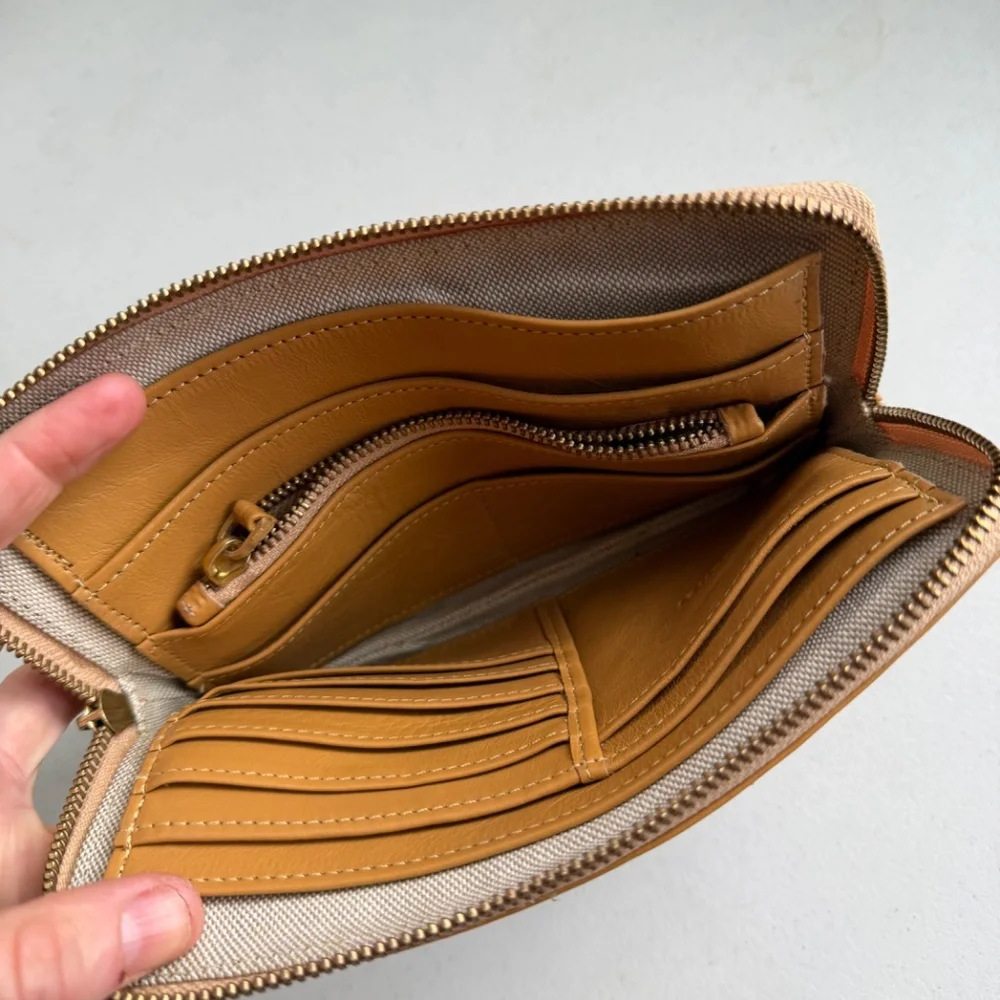 CLHEI Pouch Wallet in Cognac - Picture 4 of 4